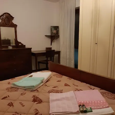 Casa Vacanza Portole Sul Lago Di Iseo Дом отдыха Сале-Маразино