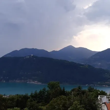 Casa Vacanza Portole Sul Lago Di Iseo * Сале-Маразино