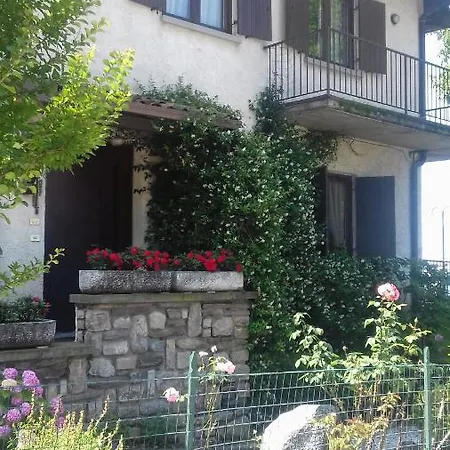 Дом отдыха Casa Vacanza Portole Sul Lago Di Iseo Сале-Маразино
