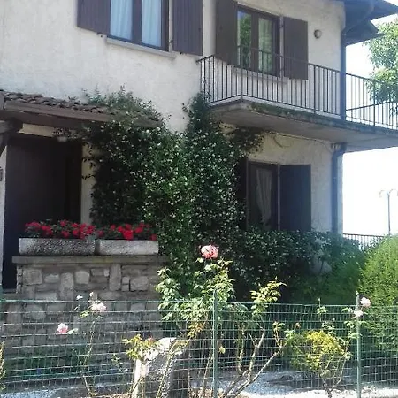 Casa Vacanza Portole Sul Lago Di Iseo Дом отдыха *