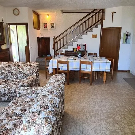 Дом отдыха Casa Vacanza Portole Sul Lago Di Iseo Сале-Маразино