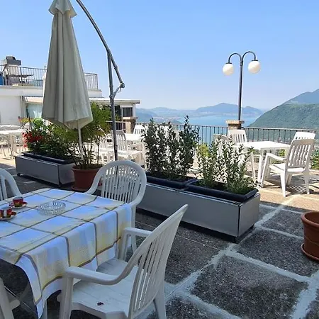 Casa Vacanza Portole Sul Lago Di Iseo Дом отдыха Сале-Маразино